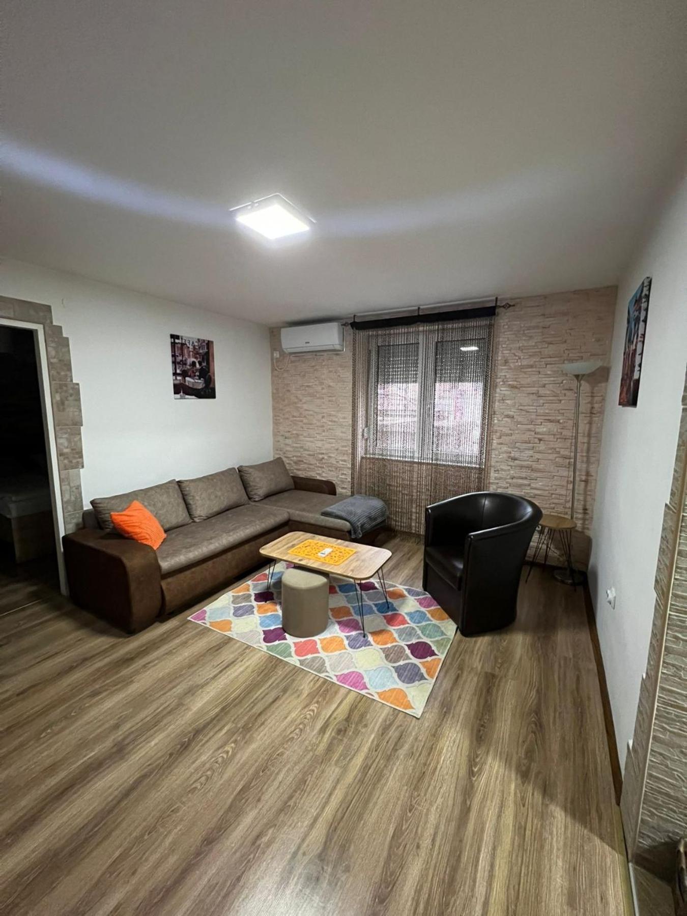 Apartman Su Libero Apartment Subotica Ngoại thất bức ảnh